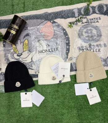 Шапка Moncler