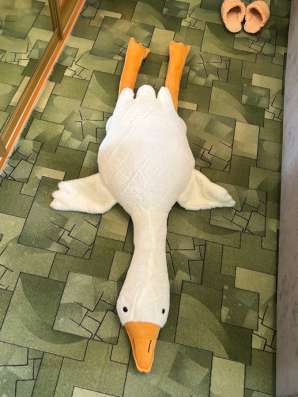 Гусь игрушка мягкая