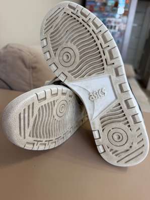 Кроссовки ASICS в Лобне