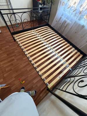 Кровать