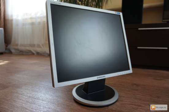 Срочно Монитор Samsung 940N 19