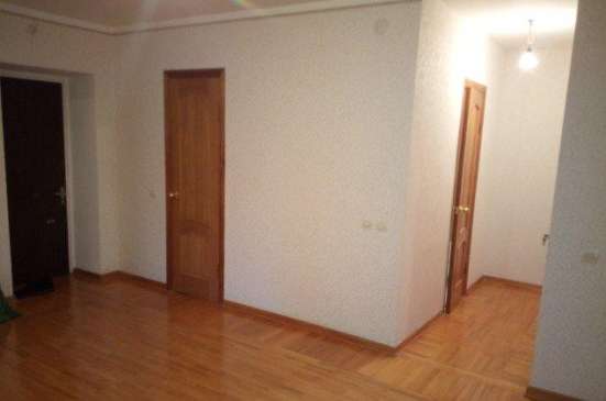 Продам трехкомнатную квартиру в Краснодар.Жилая площадь 168  кв.м.Этаж 10.Дом кирпичный. в Краснодаре