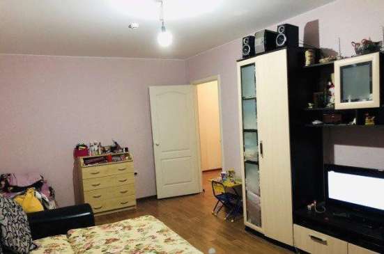 Продам однокомнатную квартиру в Краснодар.Жилая площадь 52  кв.м.Этаж 10.