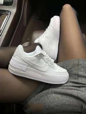 Кроссовки женские Nike