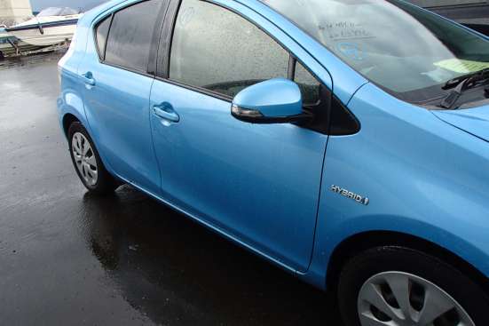 Toyota Aqua гибридный хетчбек в Москве фото 13