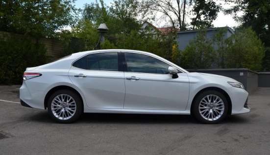 Toyota Camry с минимальным пробегом фото 8