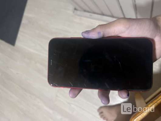 IPhone 11 red 64GB вилюйск в Якутске