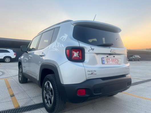 Jeep Renegade 2016 фото 11