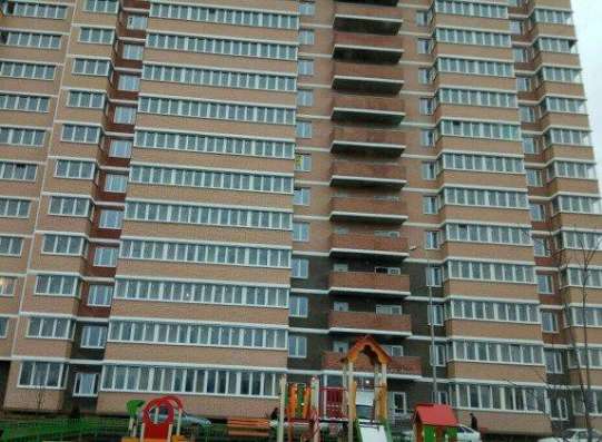 Продам однокомнатную квартиру в Краснодар.Жилая площадь 38  кв.м.Этаж 21.Дом кирпичный.