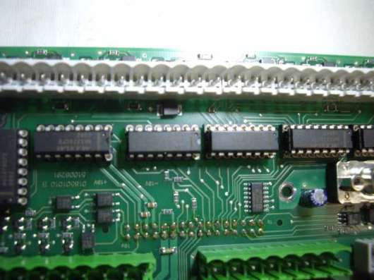 Микросхема MAX379CPE MAXIM в Челябинске фото 11