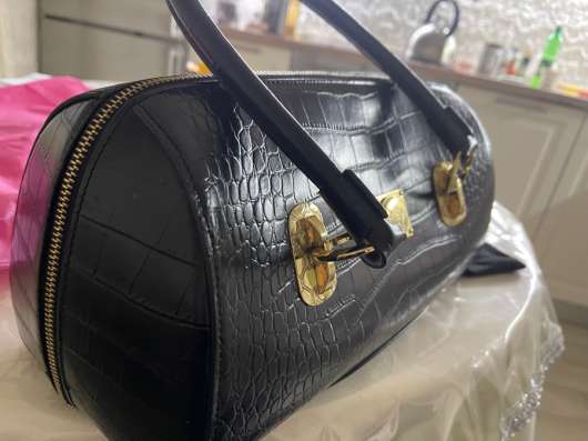 Сумка женская: бренд  Versace
