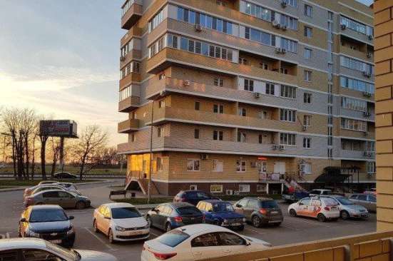 Продам однокомнатную квартиру в Краснодар.Жилая площадь 32  кв.м.Этаж 1.Дом монолитный.