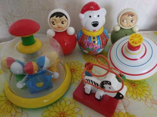 Игрушки детские : юла-карусель и неваляшки