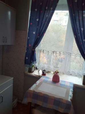 Полквартиры  для 1 женщины