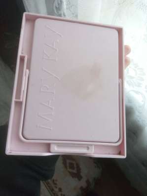 Розовое зеркало "MaryKay"