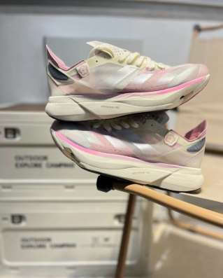 Кроссовки adidas 40 размер в Москве