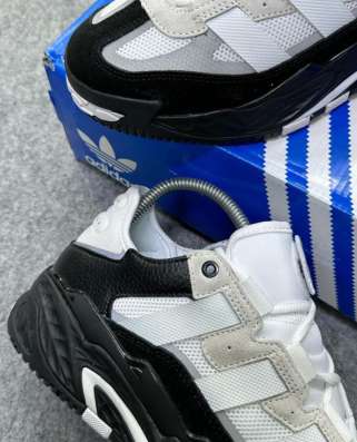 Кроссовки Adidas в Москве