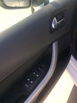 Peugeot 308 год 2011 в Санкт-Петербурге фото 3