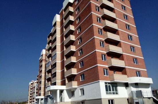 Продам трехкомнатную квартиру в Краснодар.Жилая площадь 85  кв.м.Этаж 4.Дом монолитный.