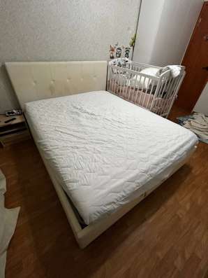 Кровать