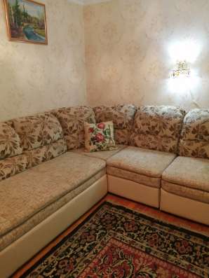 Продаётся большой угловой диван и кресло в Ессентуках