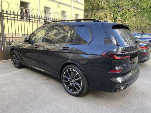 кроссовер BMW X7 / 2024 в Санкт-Петербурге