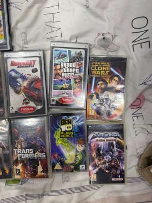 21 диск игр  на psp в Томилино