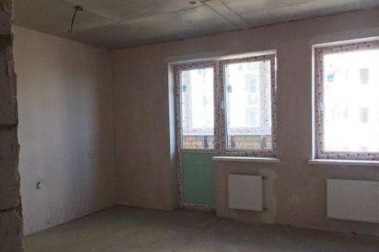 Продам однокомнатную квартиру в Краснодар.Жилая площадь 38  кв.м.Этаж 3.Дом монолитный.