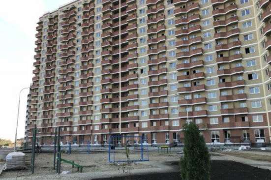 Продам однокомнатную квартиру в Краснодар.Жилая площадь 38  кв.м.Этаж 16.Дом монолитный.