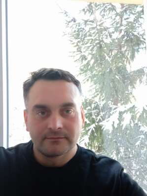 Valentyn, 44 года, хочет пообщаться