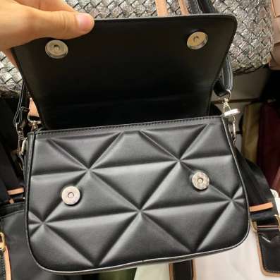 Сумки GUESS в Ростове-на-Дону фото 6