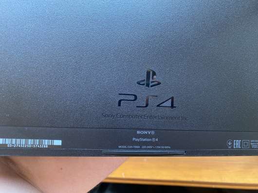 Продаю PS4 FAT 500GB фото 3