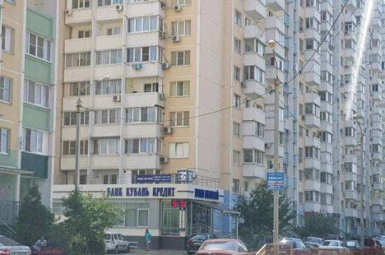 Продам однокомнатную квартиру в Краснодар.Жилая площадь 40  кв.м.Этаж 9.Дом панельный.