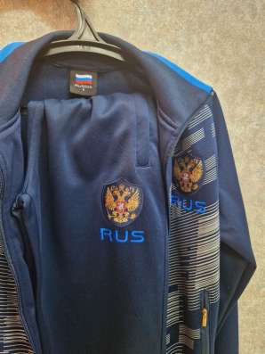 Продажа спортивного костюма