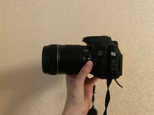 Canon EOS 600D с объективом 18–55 mm IS в Абинске