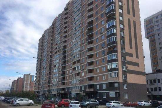 Продам трехкомнатную квартиру в Краснодар.Жилая площадь 110  кв.м.Этаж 17.Дом кирпичный.