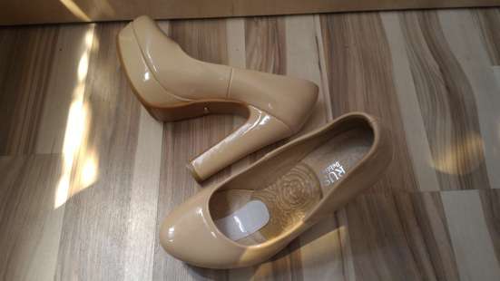 Продам бежевые туфли женские фото 4