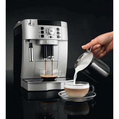 Кофемашина DeLonghi Magnifica S