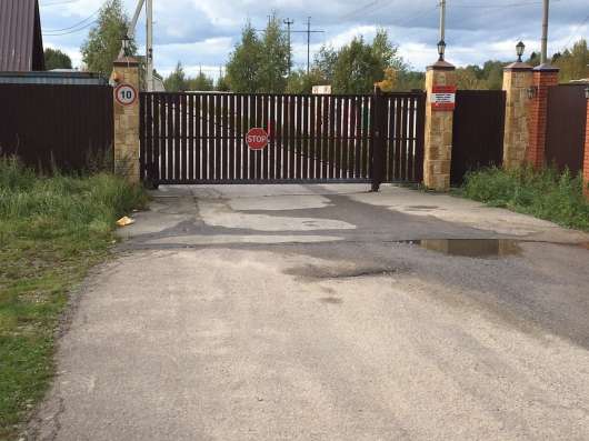 Участок в лесу рядом с городом в Москве