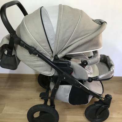 Продам коляску в Новосибирске