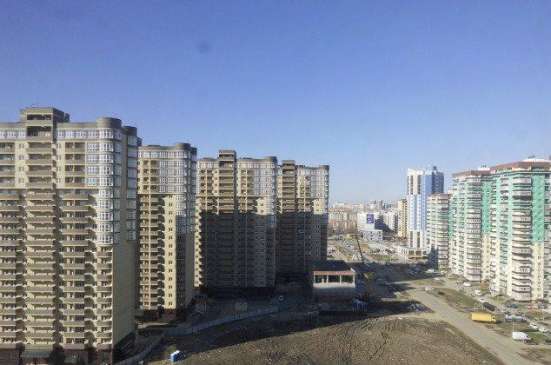 Продам однокомнатную квартиру в Краснодар.Жилая площадь 38  кв.м.Этаж 15.Дом монолитный.