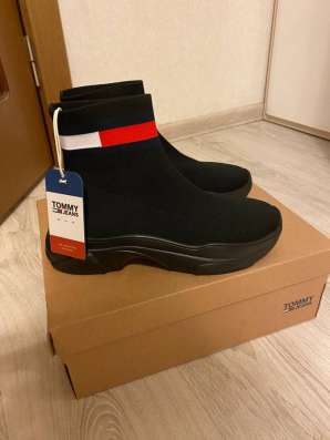 Кроссовки