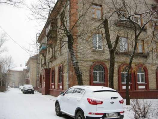 Продам двухкомнатную квартиру в Видное. Жилая площадь 58 кв.м. Этаж 1. Дом кирпичный.
