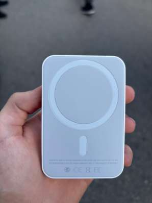 Повербанк  Apple magsafe в Москве