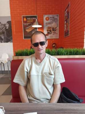 Павел, 45 лет, хочет пообщаться