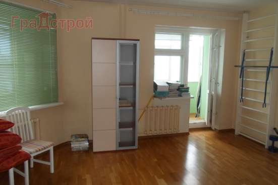 Продам трехкомнатную квартиру в Вологда.Жилая площадь 100,50  кв.м.Этаж 4.Есть Балкон.