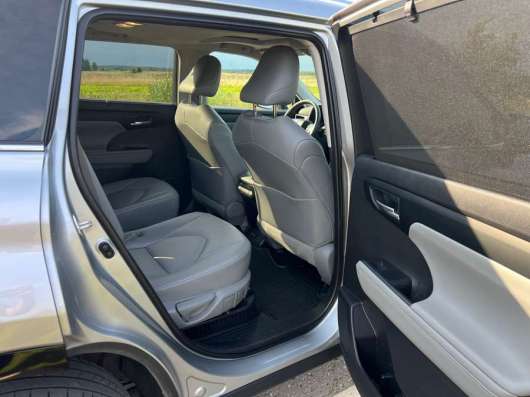 Toyota Highlander 2021г. в Москве фото 7