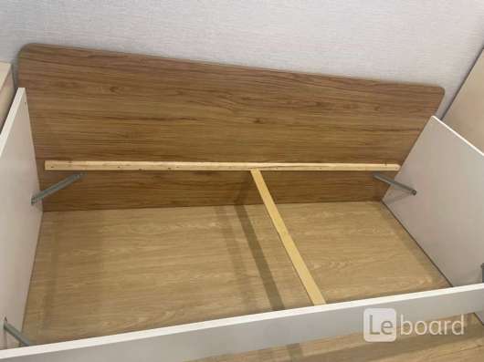 Кровать 90х200 с универсальным дизайном. в Иркутске