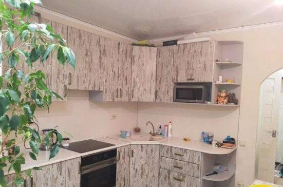 Продам однокомнатную квартиру в Краснодар.Жилая площадь 42  кв.м.Этаж 6.Дом монолитный.