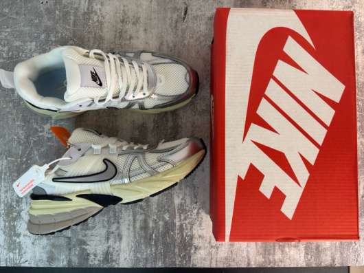 Кроссовки Nike V2K Run
